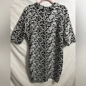 Last Exit Women’s Black White A-Line Dress Floral Roses Half Sleeve Size 2X